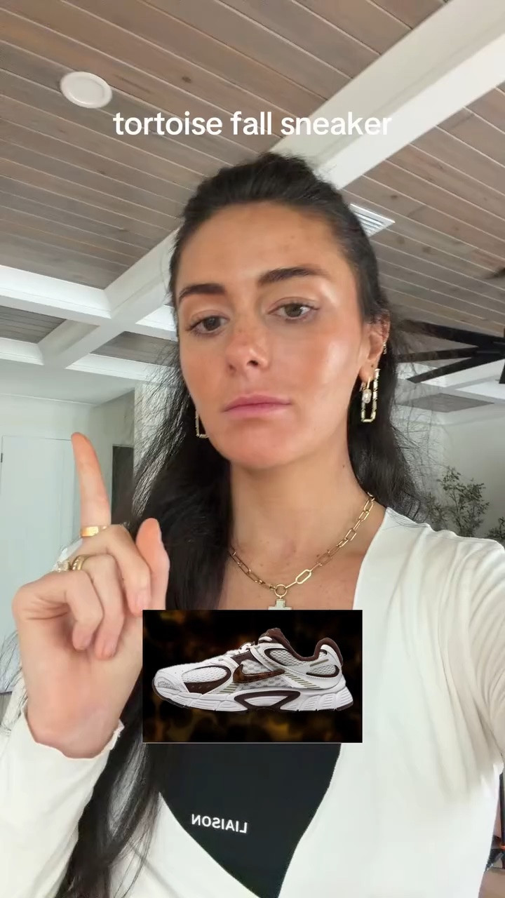 ordered SO FAST so follow for an unboxing/try on when they come 🤎🧸🧺 #fall #fallshoe #fallsneaker #nike #whatiordered