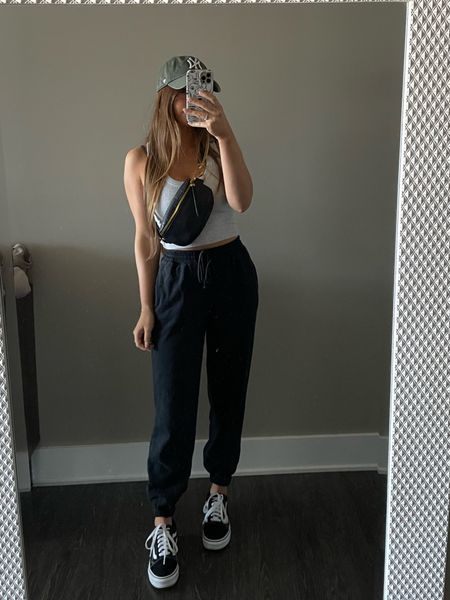 casual cool outfit inspo, abercrombie sweatpants outfit, abercrombie style, casual ootd