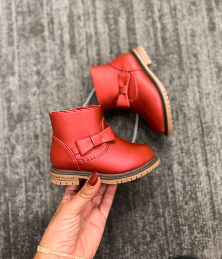 20% off toddler boots

Target finds, Target deals, kids shoes 

#LTKkids #LTKshoecrush