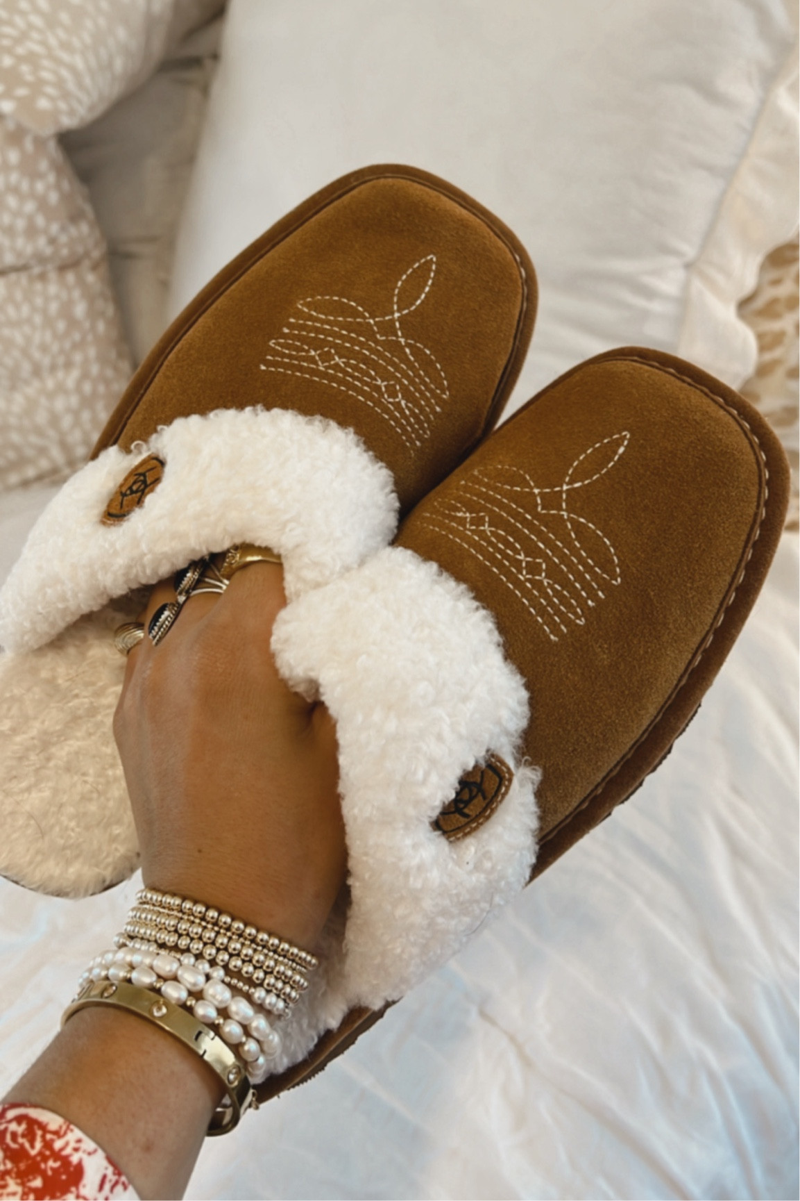Ariat slippers
#boujeebumpkin
