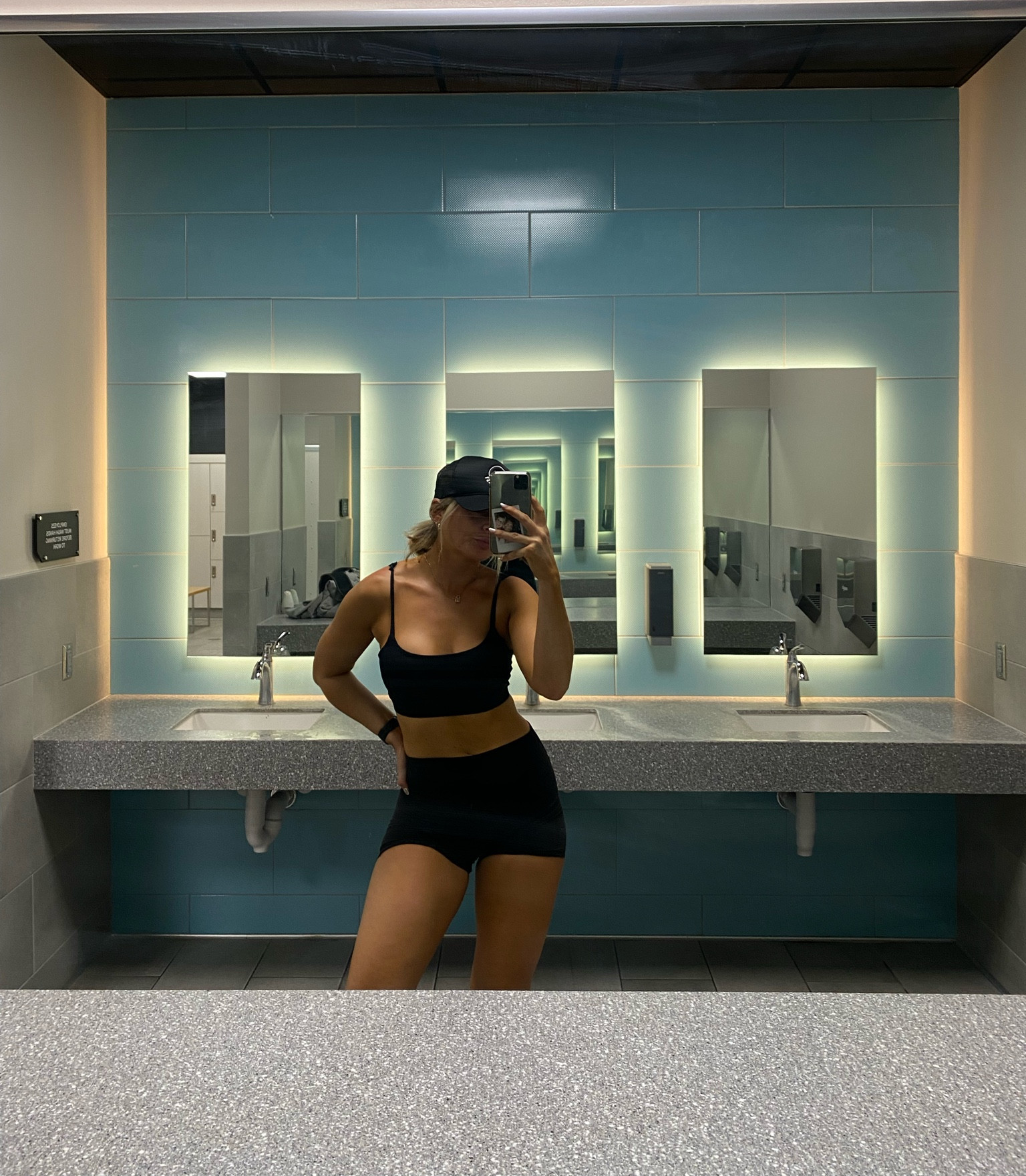 All black gym fits. #gymfit #gymwear 