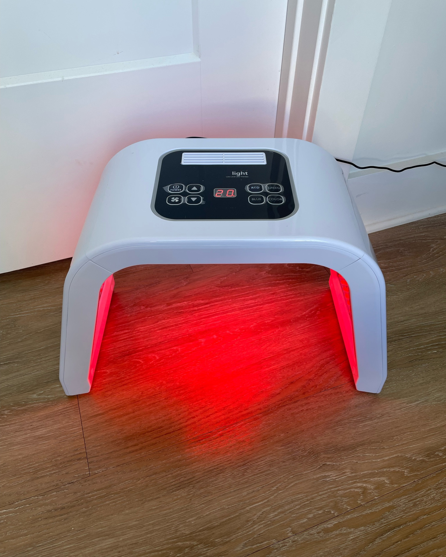 At-home LED light therapy facial skin care. 7 different settings (including red & blue light) to target your specific needs!

#LTKbeauty