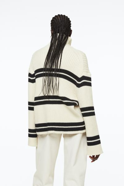 Oversized turtleneck jumper | H&M (UK, MY, IN, SG, PH, TW, HK)