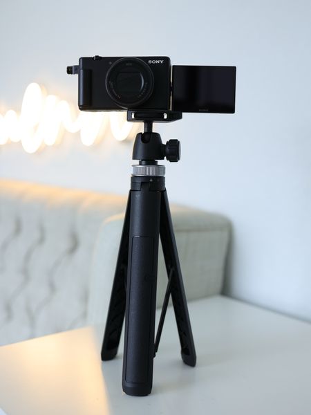 Easy vlog set up! Tripod extends very high and it’s sturdy. Love that the ZV1 Mark 2 comes with a built-in wide angle lens. The mini mic is my fav!