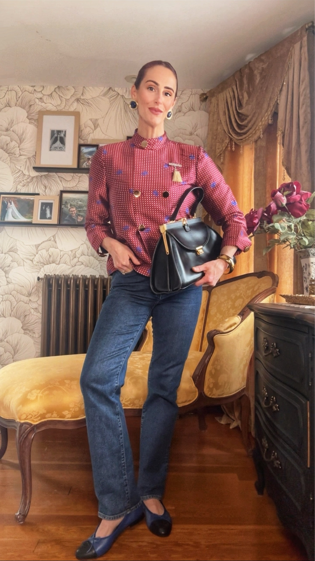Styling today’s outfit in real time ✨

Starting with a simple base of straight-leg denim and a classic black tee — one of my go-to foundations when building outfits. From there I layered on this beautiful patterned jacket from Shop Buru, which instantly adds color, structure, and personality.

To pull the look together, I added navy and black ballet flats that echo the blue tones in the jacket, plus a structured top-handle bag and statement earrings for a polished finish.

This is one of my favorite outfit formulas I use with clients:
classic basics + one standout layer + intentional accessories.

Easy, polished, and perfect for everyday styling.

#LTKStyle #LTKClassic #LTKDenim #LTKOutfitIdeas #LTKSpringStyle #ShopBuru #EverydayStyle #PersonalStylist #ClassicWardrobe #TimelessStyle


#LTKootd #LTKgrwm