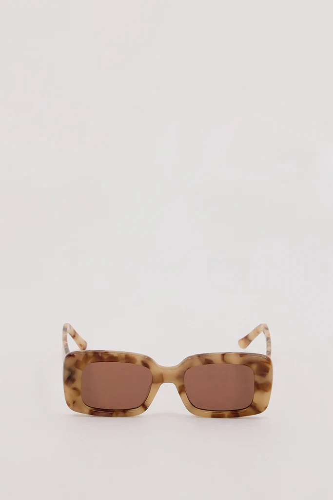 VELVET CAN CARAMEL TORT GOLDEN ERA SUNGLASSES | DISSH