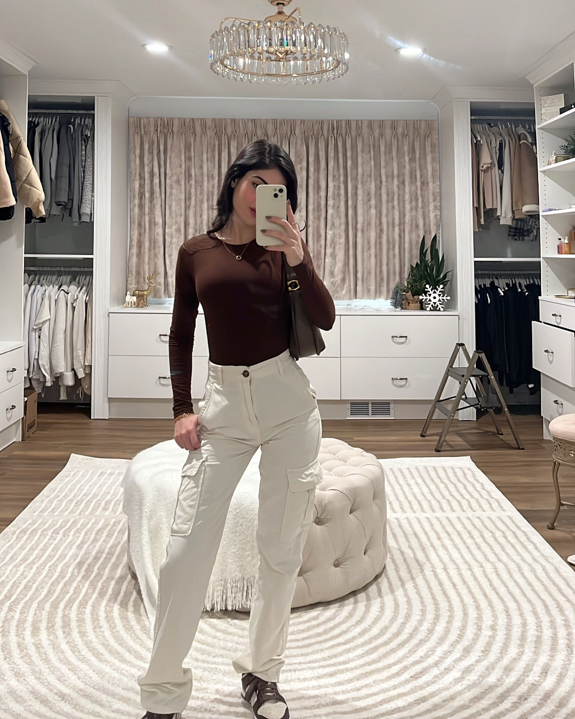 Wearing the coach eve bag in dark stone🤎
#LTKfindsunder50 #LTKfindsunder100