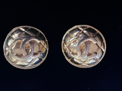 1980's Vintage Chanel Gold Classic Quilted  Clip On Earrings  | eBay Australia | eBay AU