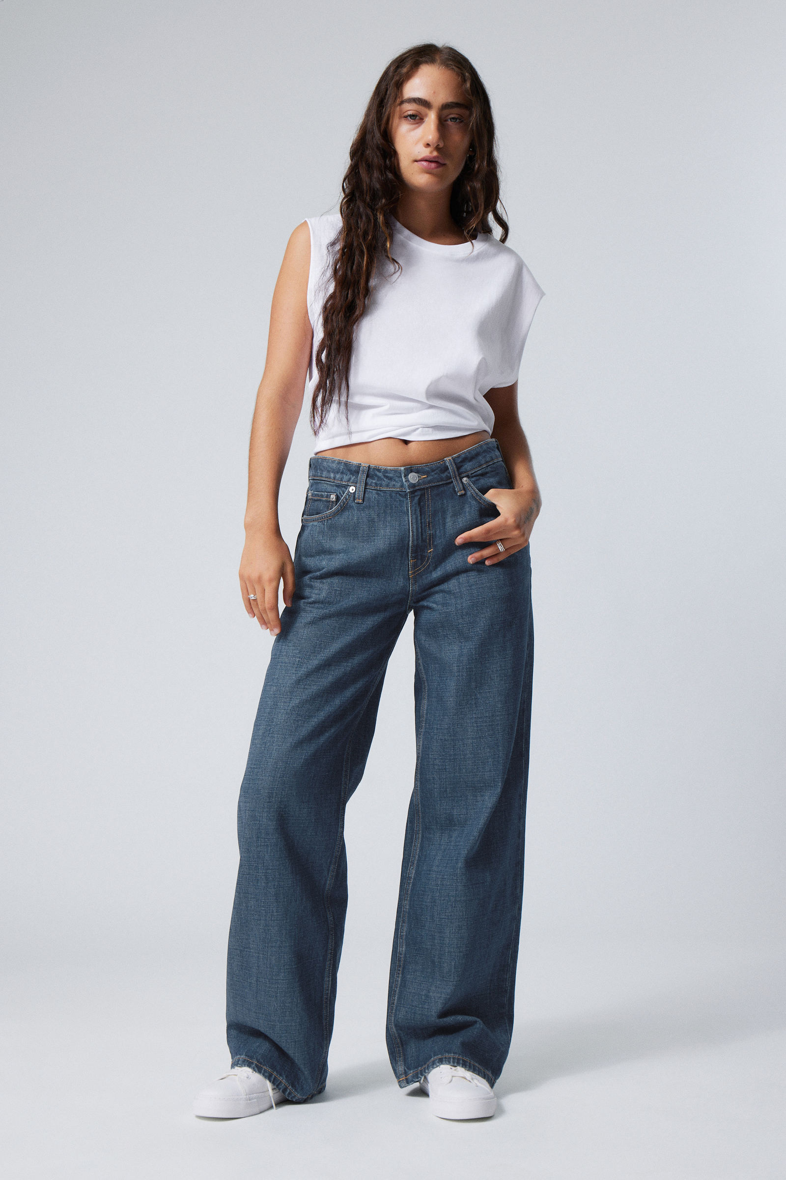 Ample Low Loose Jeans | Weekday