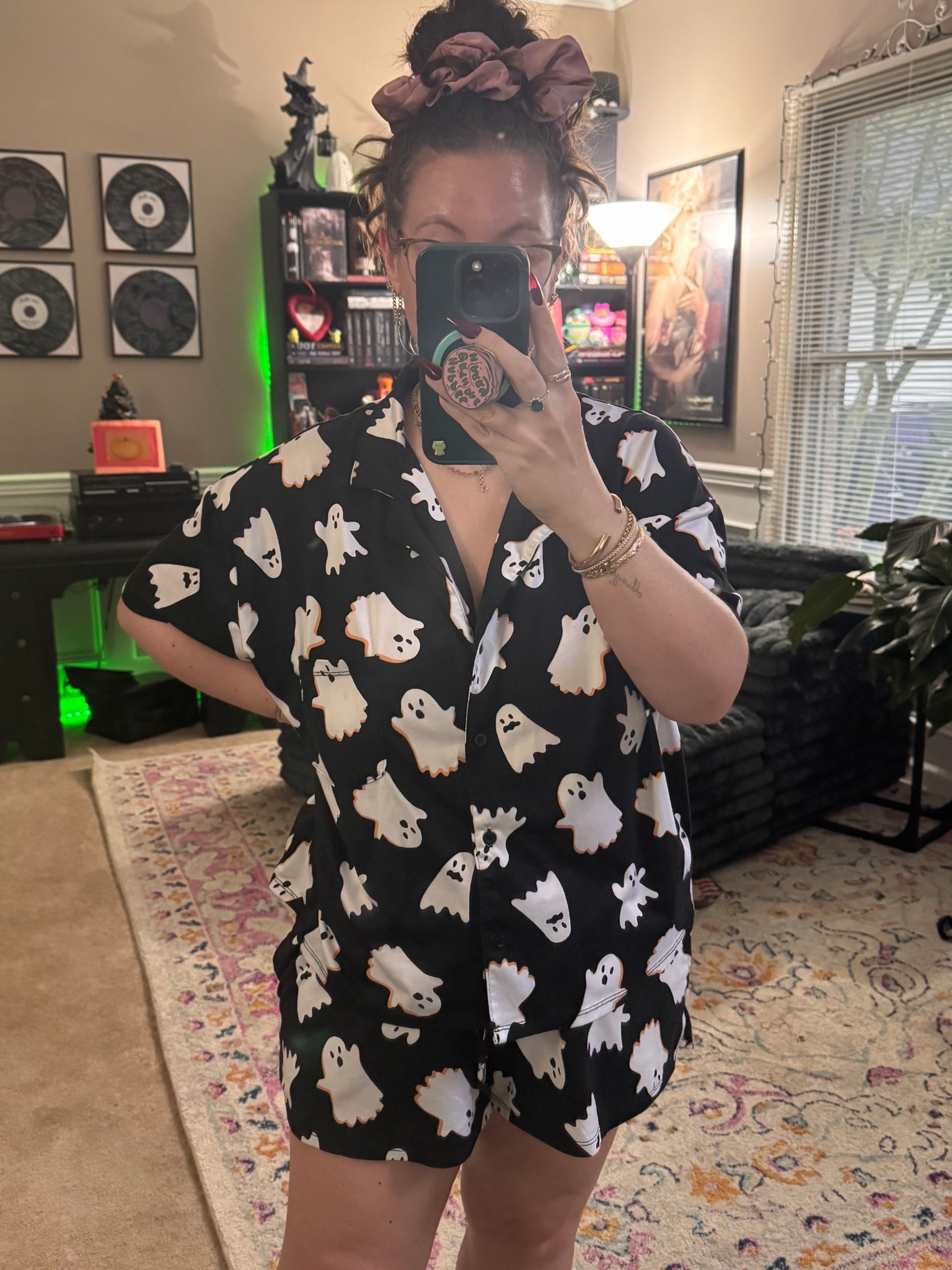 So fetch 👻😂

#LTKFindsUnder50 #LTKHoliday #LTKHalloween