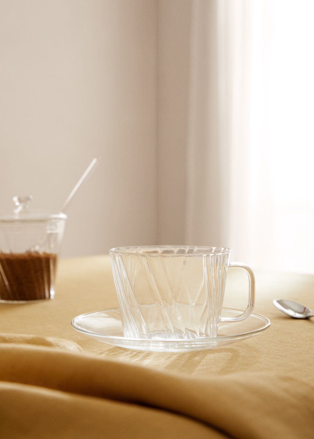 Tasse aus Borosilikat mit Relief 300 ml - Home | MANGO Deutschland | MANGO (DE)