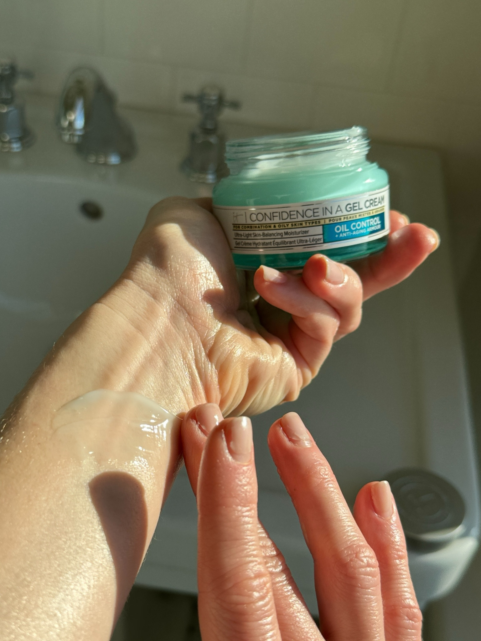 An oil-free moisturizer that reduces any visible shine and excess oil, perfect for the rising temperatures ☀️

#LTKbeauty #LTKxSephora