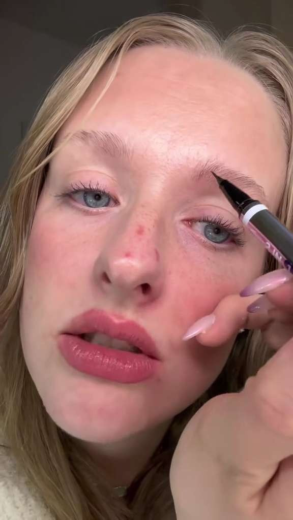 One pen, freckles and brows? Say less
This dual-ended freckle & brow pen makes natural definition so easy—soft freckles on one side, precise brow detail on the other.

Why it’s a staple:
• Dual-ended design
• Natural-looking freckle tip
• Fine brow pen for hair-like strokes
• Buildable, smudge-resistant formula
• Perfect for everyday makeup

#LTKbeauty #LTKmakeup #freckles #browpen #naturalmakeup 

 