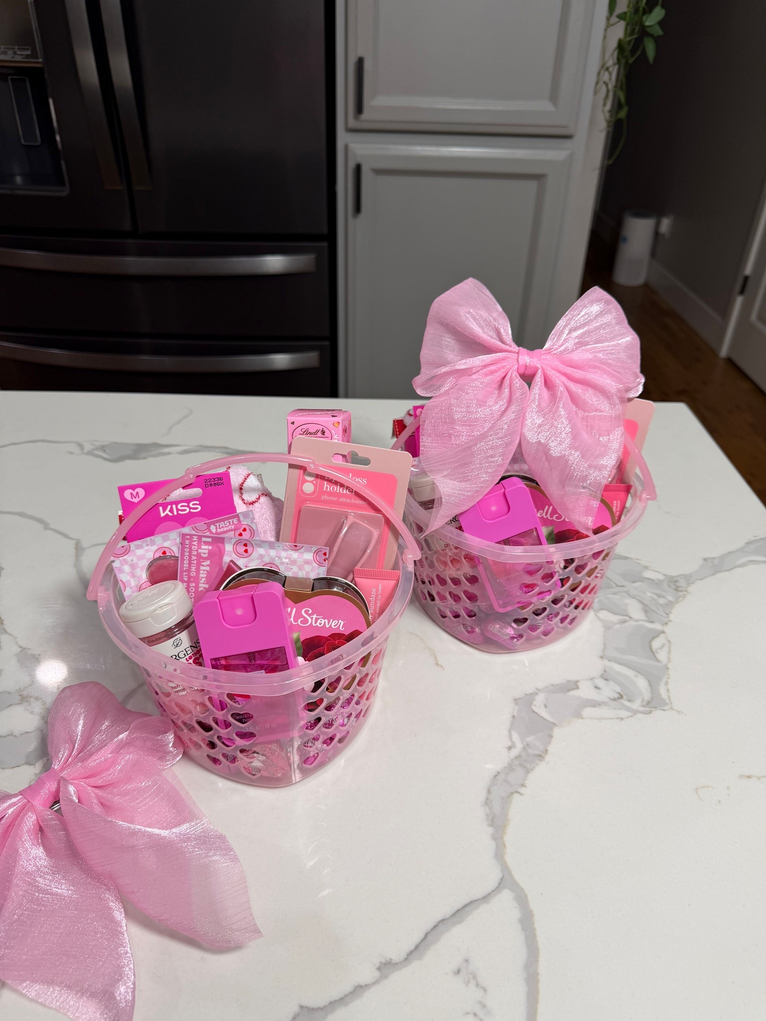 Pink vday basket