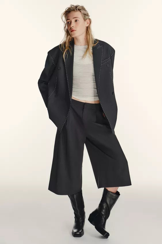 WIDE PLEATED SHORTS | Zara US