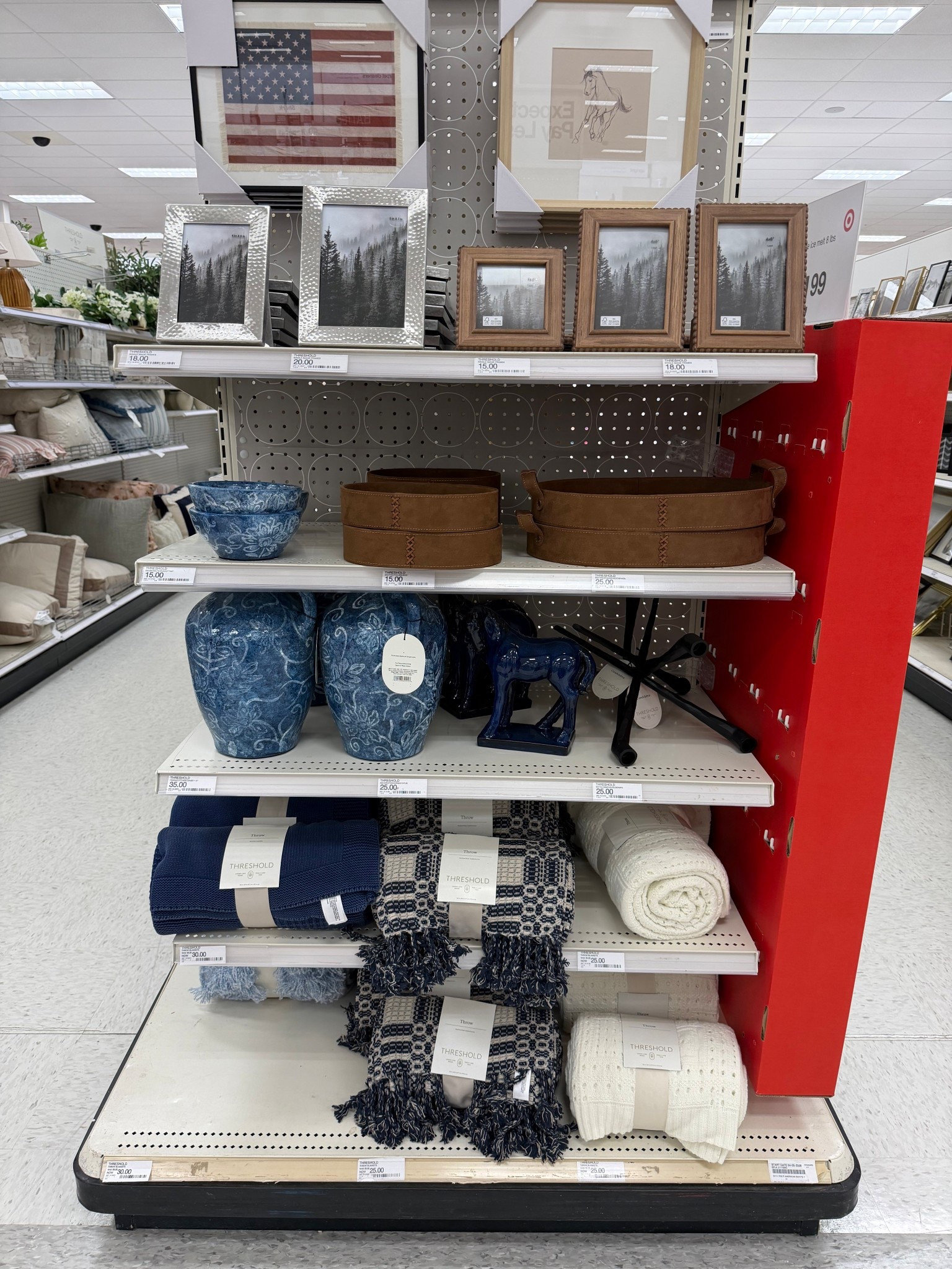 Home decor. Decorative trays. Ceramic vase. 

#LTKHome