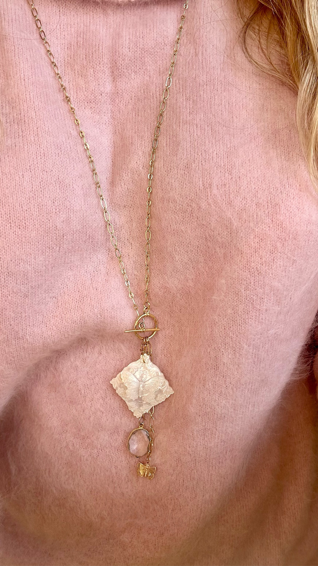 Obsessed with this pink cashmere turtleneck from LoveShackFancy🎀 I’ve been wearing it with all of my maxi, mid skirts and jeans. So cute with everything! (Size xs)

#cashmere #sweater #romanticstyle #holiday #holidayoutfit #skirt #maxiskirt

#LTKGiftGuide #LTKHoliday #LTKWorkwear