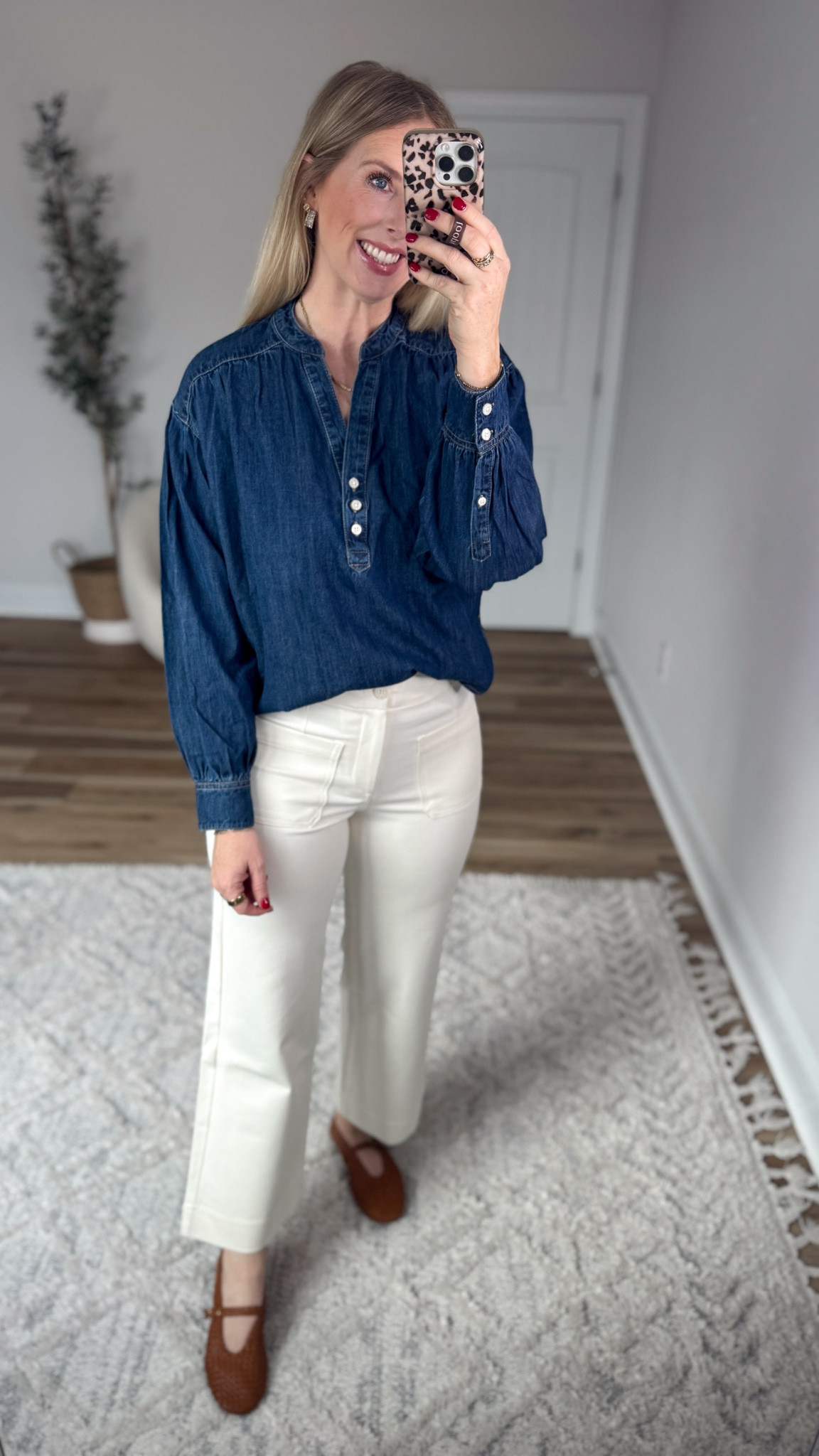 Weekend Walmart Wins try-on
Denim popover top- small
White patch pocket pants- 4 

#LTKFindsUnder50 #LTKootd #LTKWorkwear