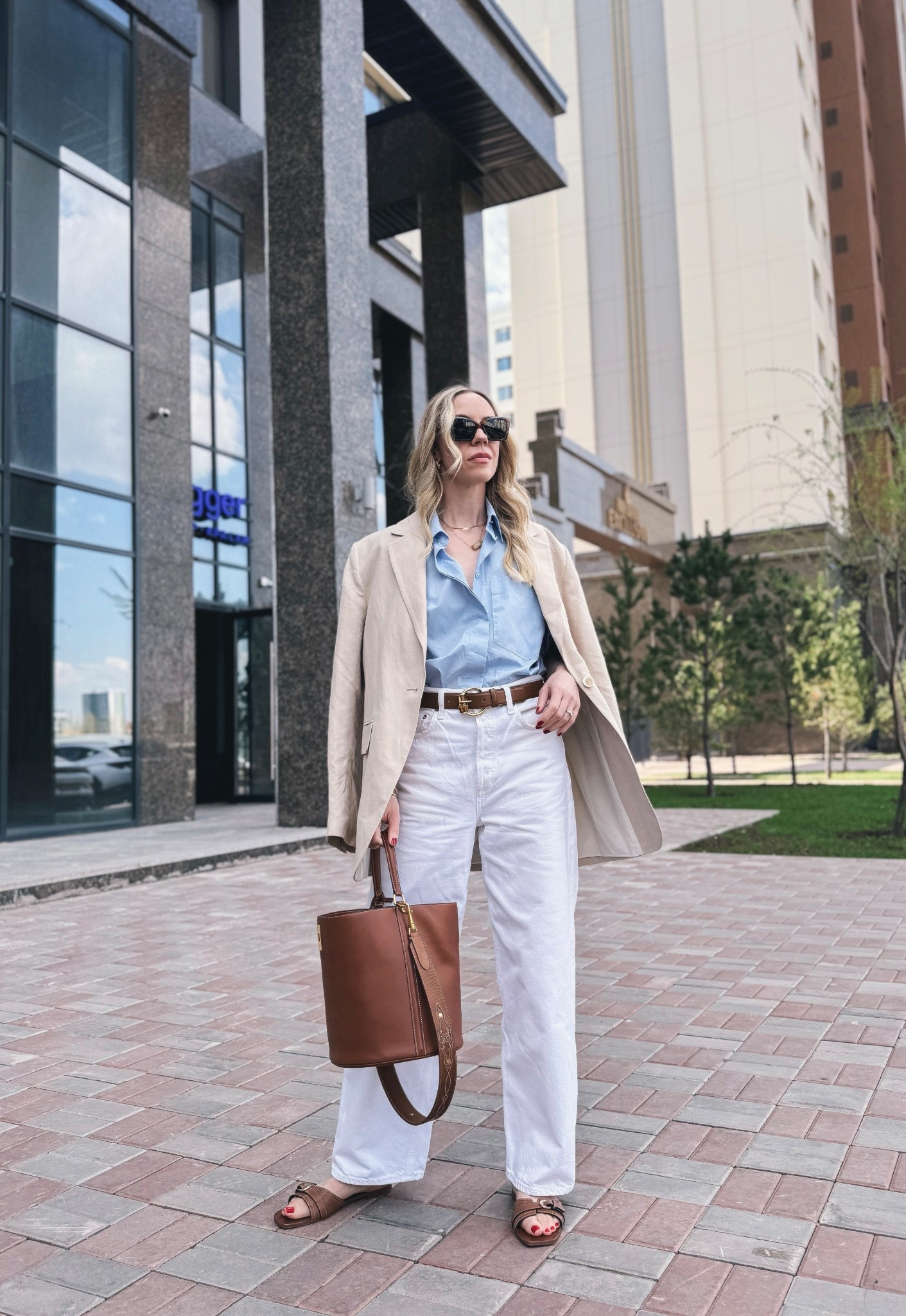 Business casual, spring blazer outfit, linen blazer, white baggy jeans, spring outfit

#LTKSeasonal #LTKOver40 #LTKWorkwear