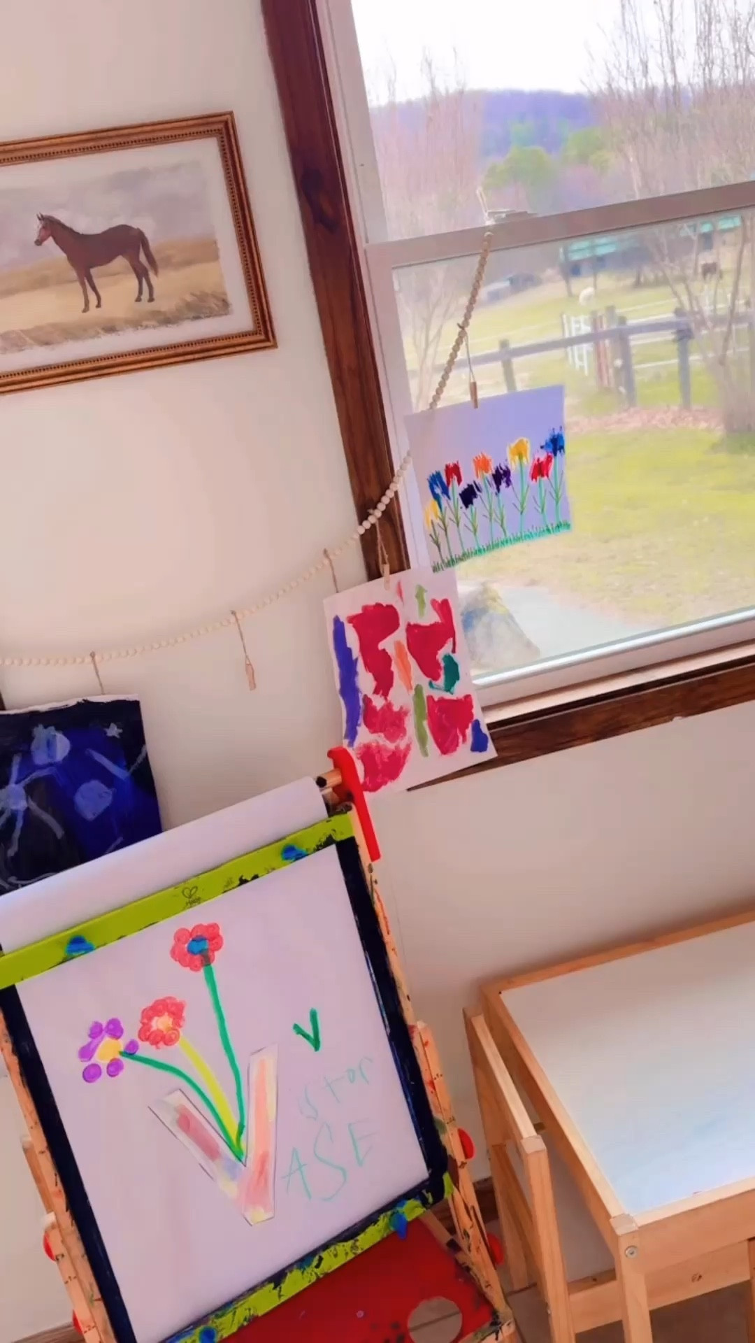 sweetest little tuesday morning sights 🎨🌷🐴🌳