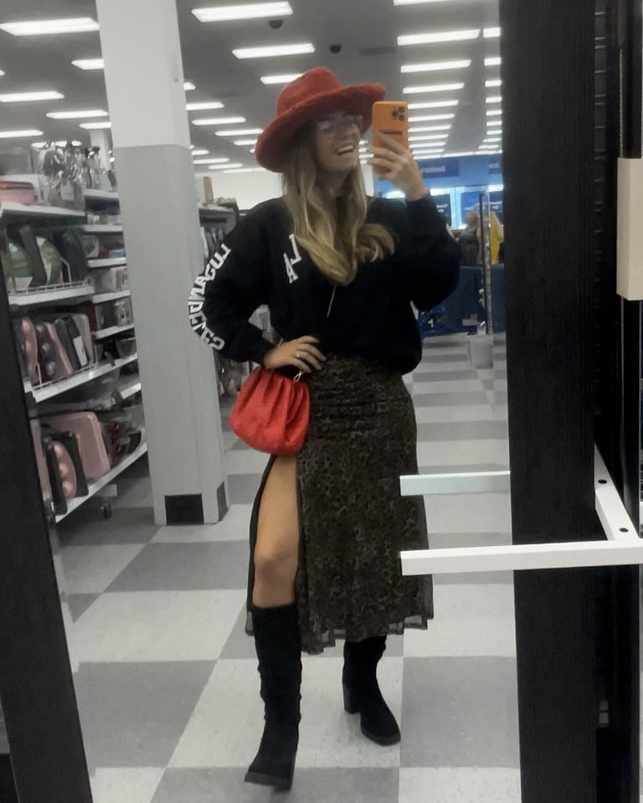 Letting my mom dress me! 👗👒

#LTKVideo #LTKStyleTip #LTKOver40