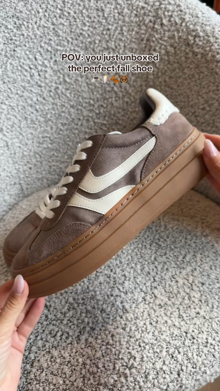 The perfect brown suede sneakers for fall 🤎🐻 I will have them linked on my LTK in the shoe section to shop! ￼


#LTKCon #LTKShoeCrush #LTKActive