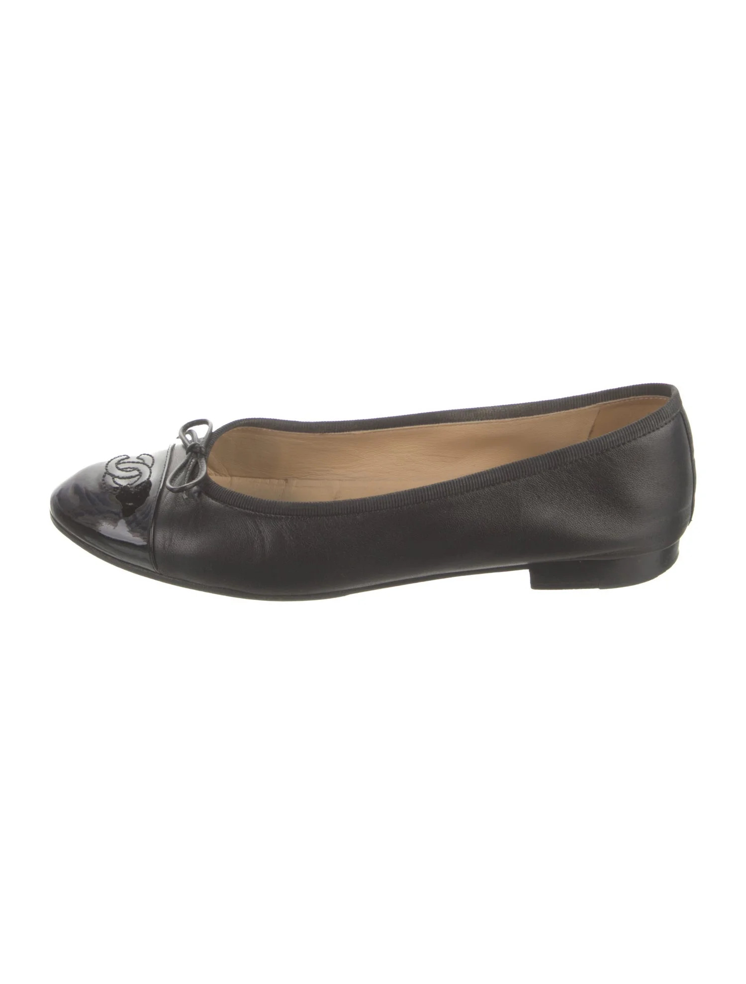 Interlocking CC Logo Leather Ballet Flats | The RealReal