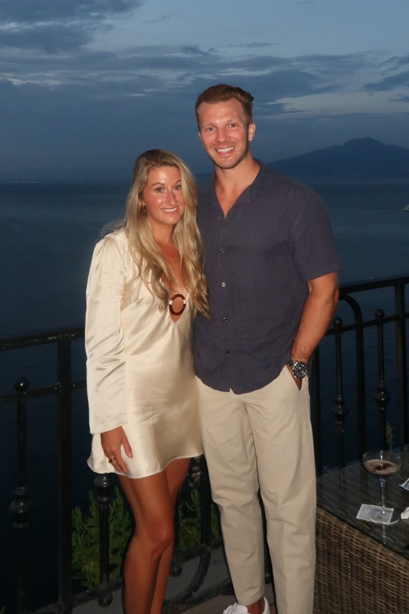 What packed for Italy 🇮🇹 

Dress from Revolve
Shoes from Dolce Vita
