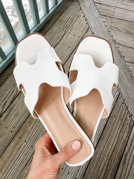 These sandals from Target have been my go to for spring & I know they will continue to be through the summer! I have them in two colors! Also great to be used as a pool/beach shoe!

Loverly Grey, Target finds, sandals 

#LTKSeasonal #LTKshoecrush #LTKfindsunder50