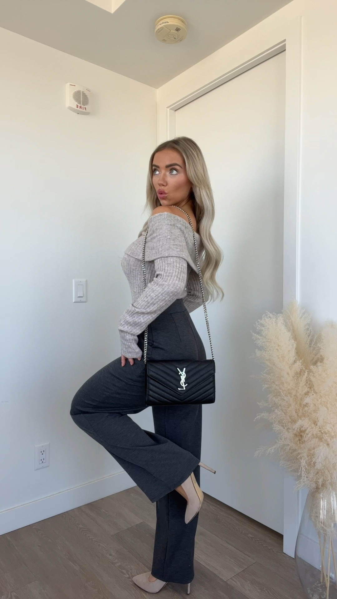 These two sweaters are both fantastic! 

Sizes: 
Off the should sweater: XS 
Grey pants: XS 
White crew neck: XS (I would have gotten a small if they had it in stock)
Skirt: size 2 

Fall fashion, fall fashion trends, fall style, fall sweaters, new in at H&M, H&M haul,off the shoulder sweater, plaid skirt, knit top, grey sweater, oversized sweater 

#LTKstyletip #LTKSeasonal #LTKfindsunder50