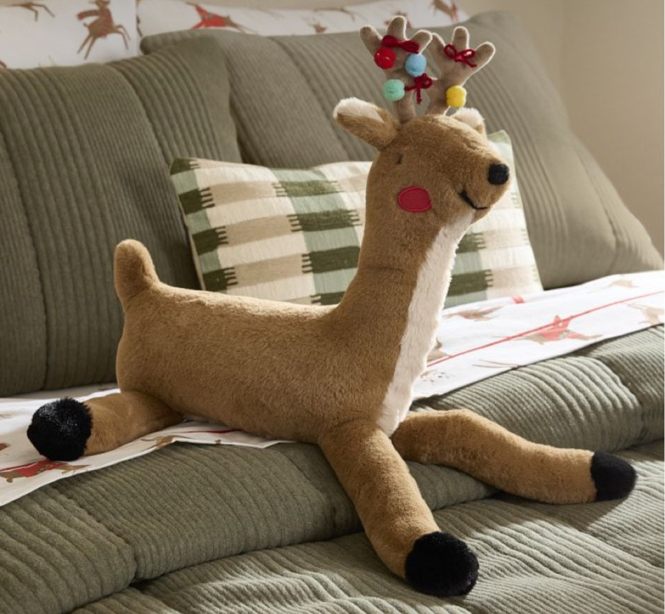 West Elm kids Christmas decor 
Christmas pillows, Christmas garlands, Christmas felt ornaments 
Kids Christmas room, kids holiday room 

#LTKHome #LTKKids #LTKSeasonal