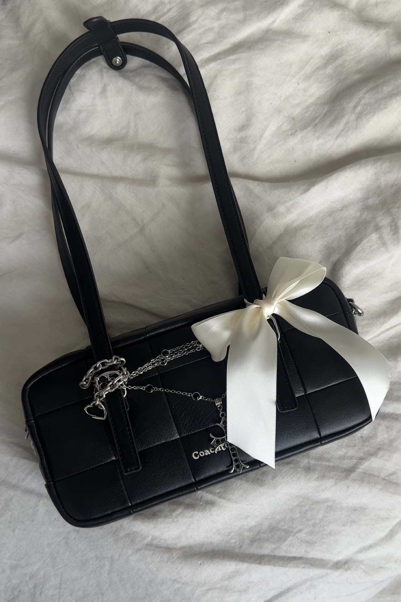My new favorite coach bag omg 😭🥺🖤

#LTKGiftGuide #LTKStyleTip #LTKItBag