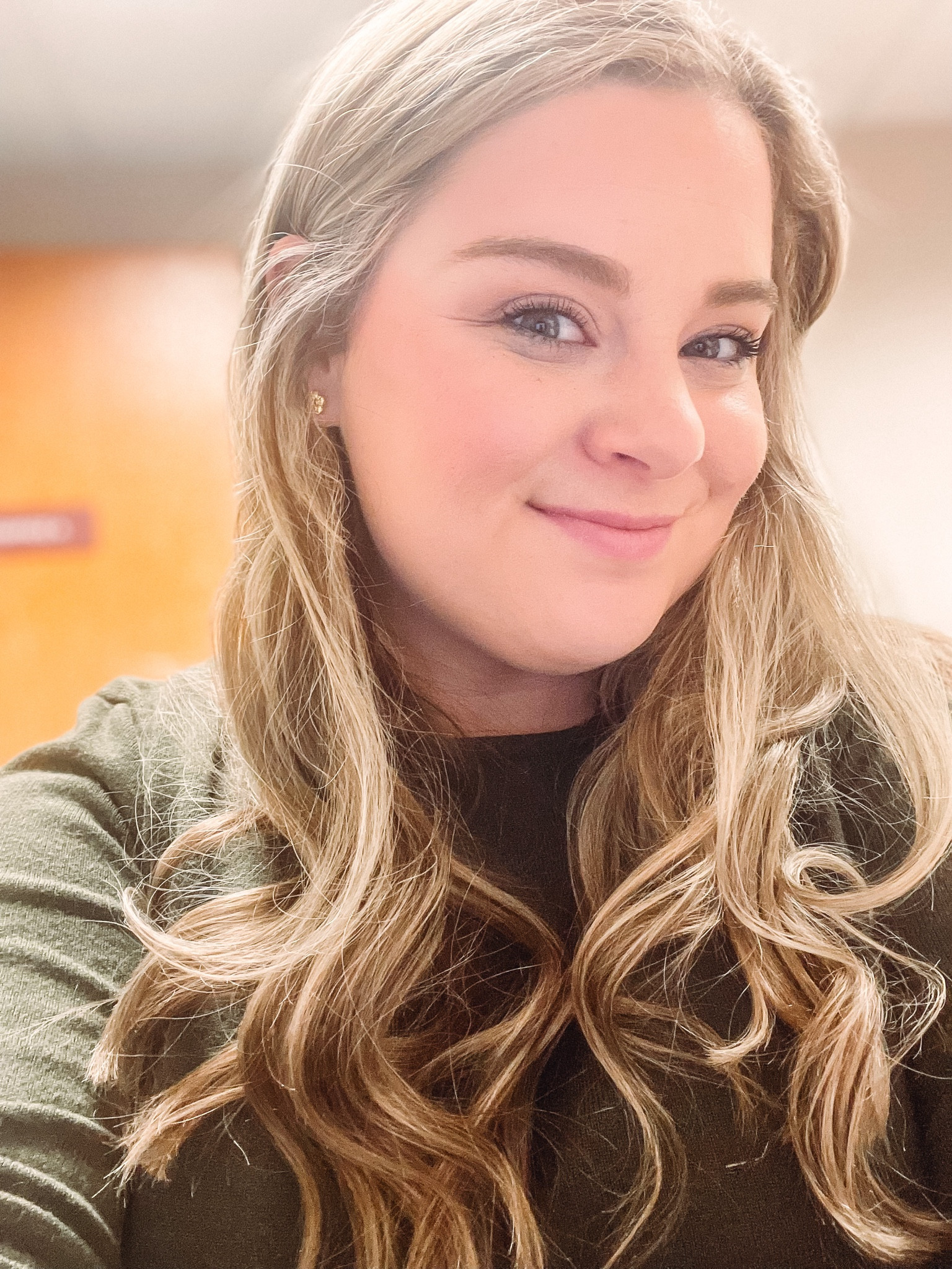 Happy Tuesday! ✨ I love to use my eyeshadow as liners for a more subtle look! 

#LTKmidsize #LTKbeauty #LTKworkwear