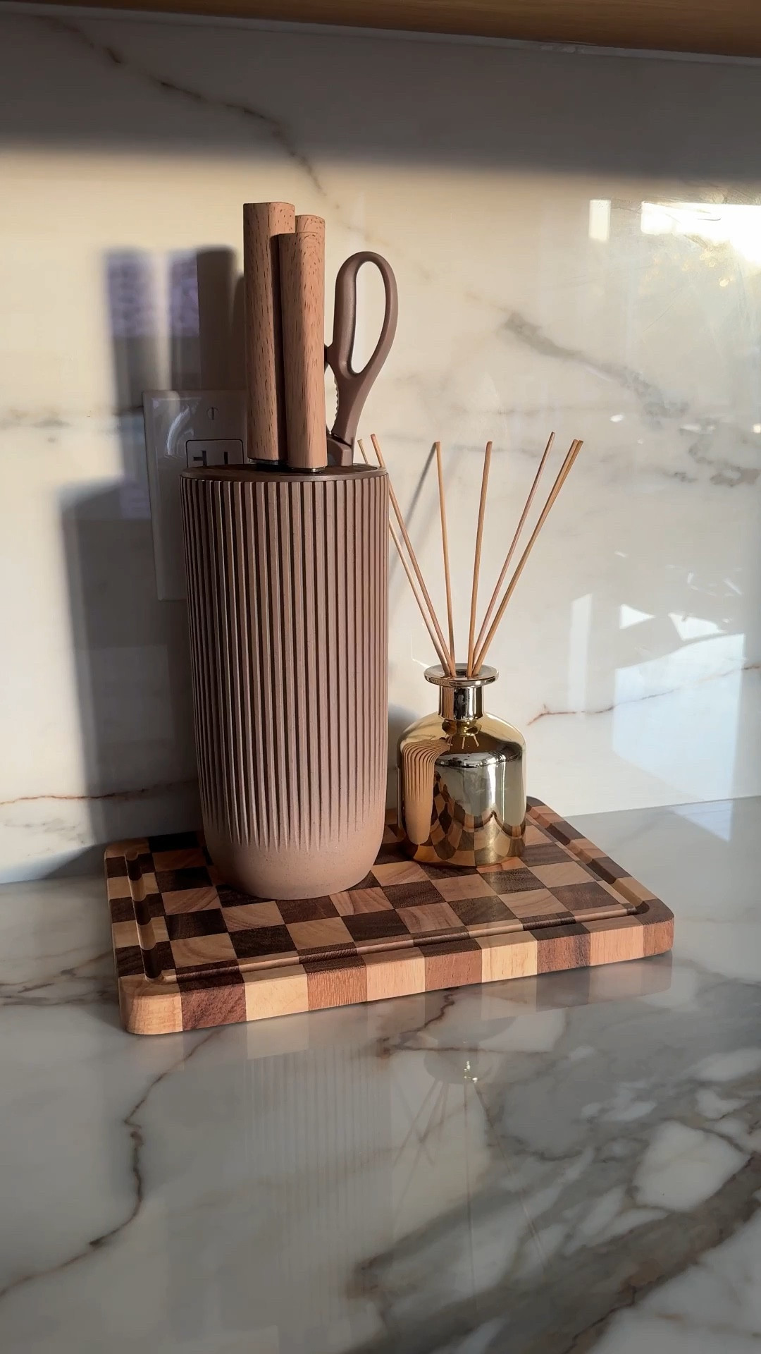 A good knife set really does change the kitchen ✨ This 6-piece knife set is sharp, sleek, and perfect for everyday cooking. 🤎

#LTKU #LTKHome #LTKfoodie