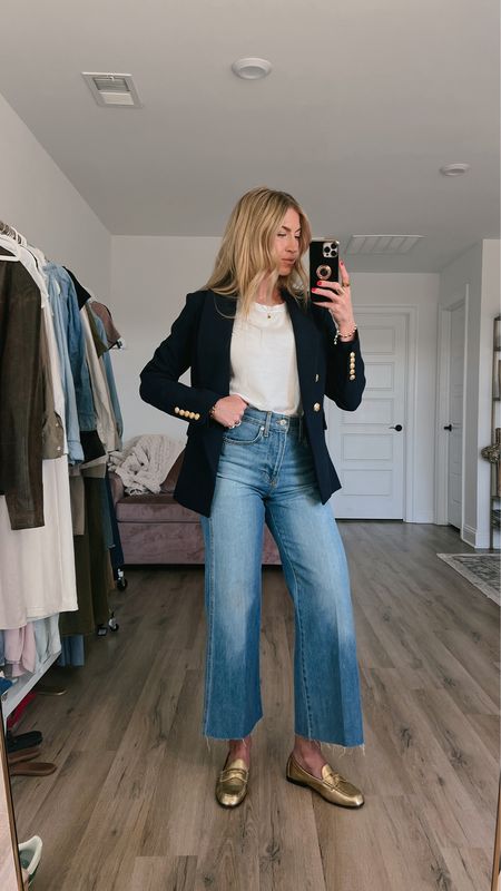In love with these Veronica Beard high rise wide leg jeans.

Jeans: run TTS
Blazer: wearing size 4, runs TTS
Shoes: run TTS and leather stretches 


#LTKSeasonal #LTKBeauty #LTKStyleTip