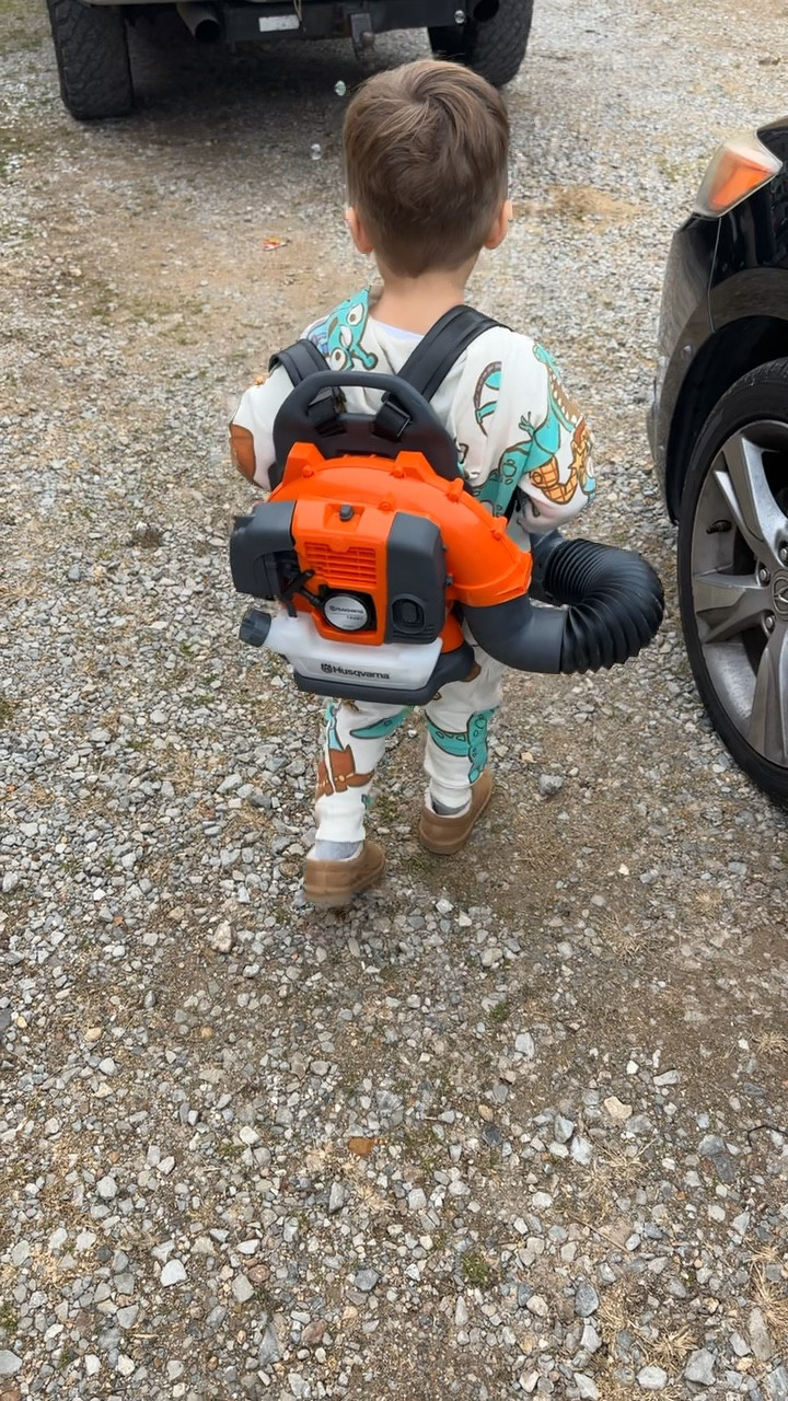 Husqvarna toy bubble leaf blower   

#LTKGiftGuide