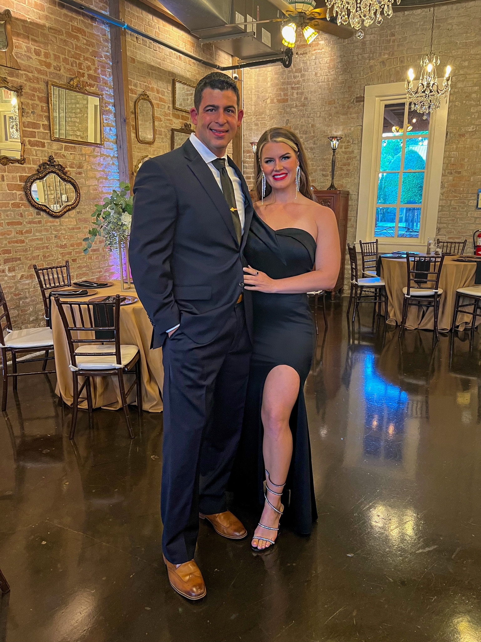 A stunning, complete black tie event look! Perfect for weddings, balls, galas & awards/ceremony! 

#LTKwedding #LTKunder50 #LTKcurves