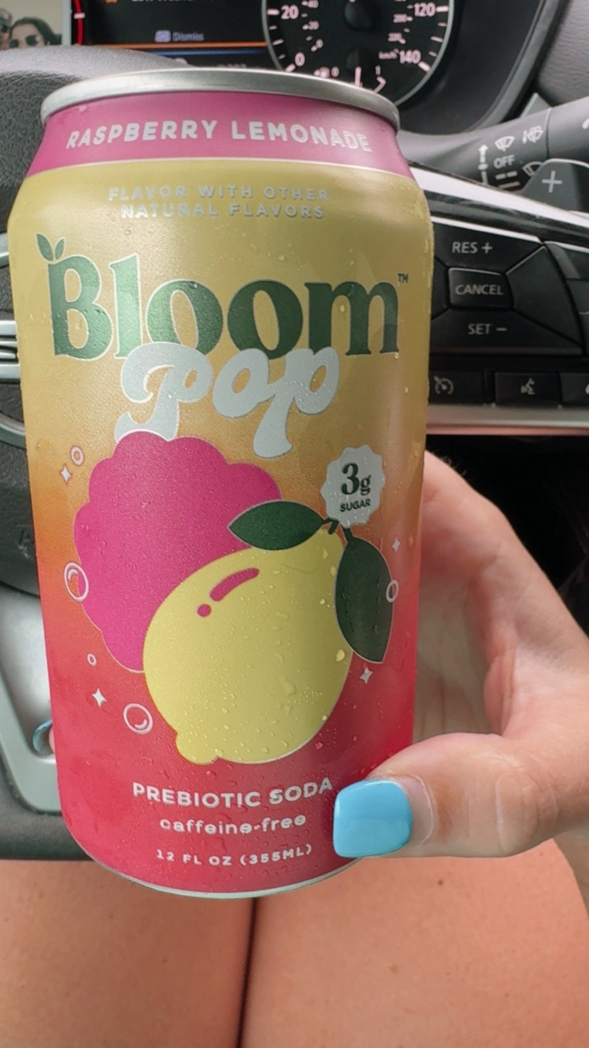 Your gut’s new BFF 👯‍♀️ Bloom Prebiotic Soda — low cal, caffeine-free, and tastes way better than soda 🙌 been drinking these for some time now, they are so good!!! 

#LTKActive