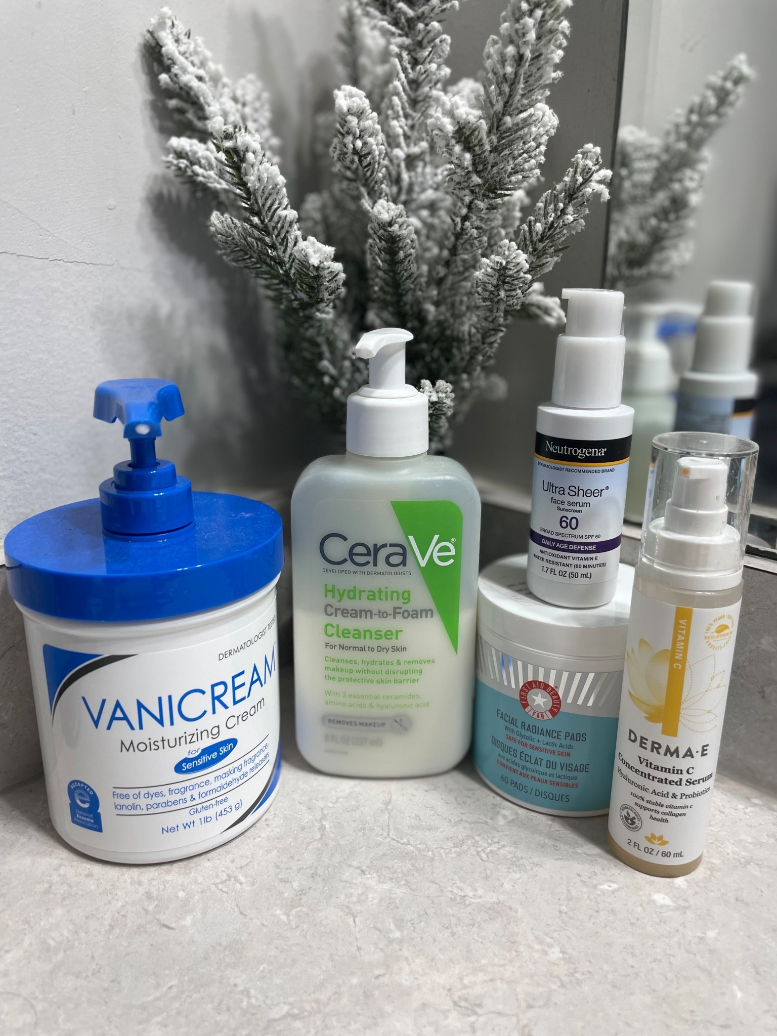 Morning skincare routine! 
1. Cleanser
2. Facial radiance pads
3. Vitamin C serum 
4. Moisturizer 
5. Sunscreen 