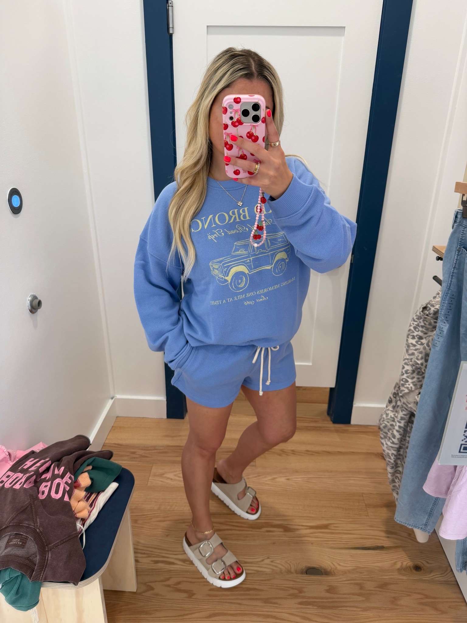 Matching set on sale
Size m sweater 
Small shorts
Sandals tts

#LTKSaleAlert #LTKxAerie