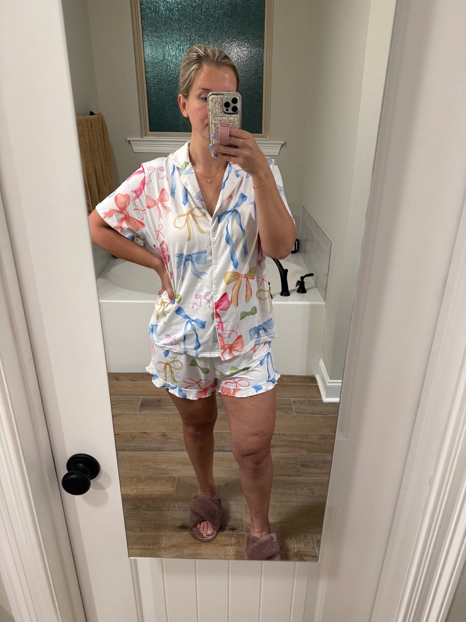 Buttery soft & from Amazon!🫶🏼

Soft pajamas | pajama set | women’s pajamas

#LTKmomlife #LTKHome