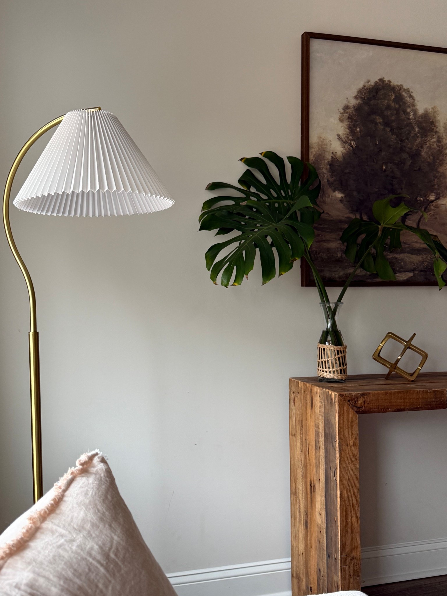 RUN don’t walk 🏃‍♀️ my floor lamp is finally BACK IN STOCK and I’m telling you this one always sells out fast 👀

Living room, floor lamp, lamp, 

#LTKHome