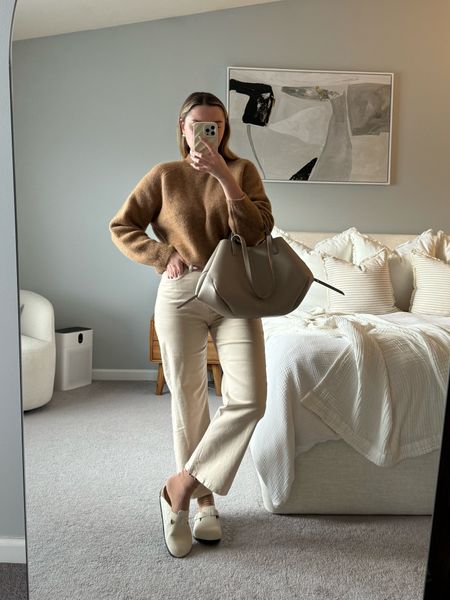 Casual neutral outfit