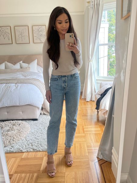 Abercrombie dad jean in light wash / I went tts wearing 25 extra short but you could definitely size down if you want them more fitted / top TTS, wearing XS / heels are old linked similar 

#LTKstyletip