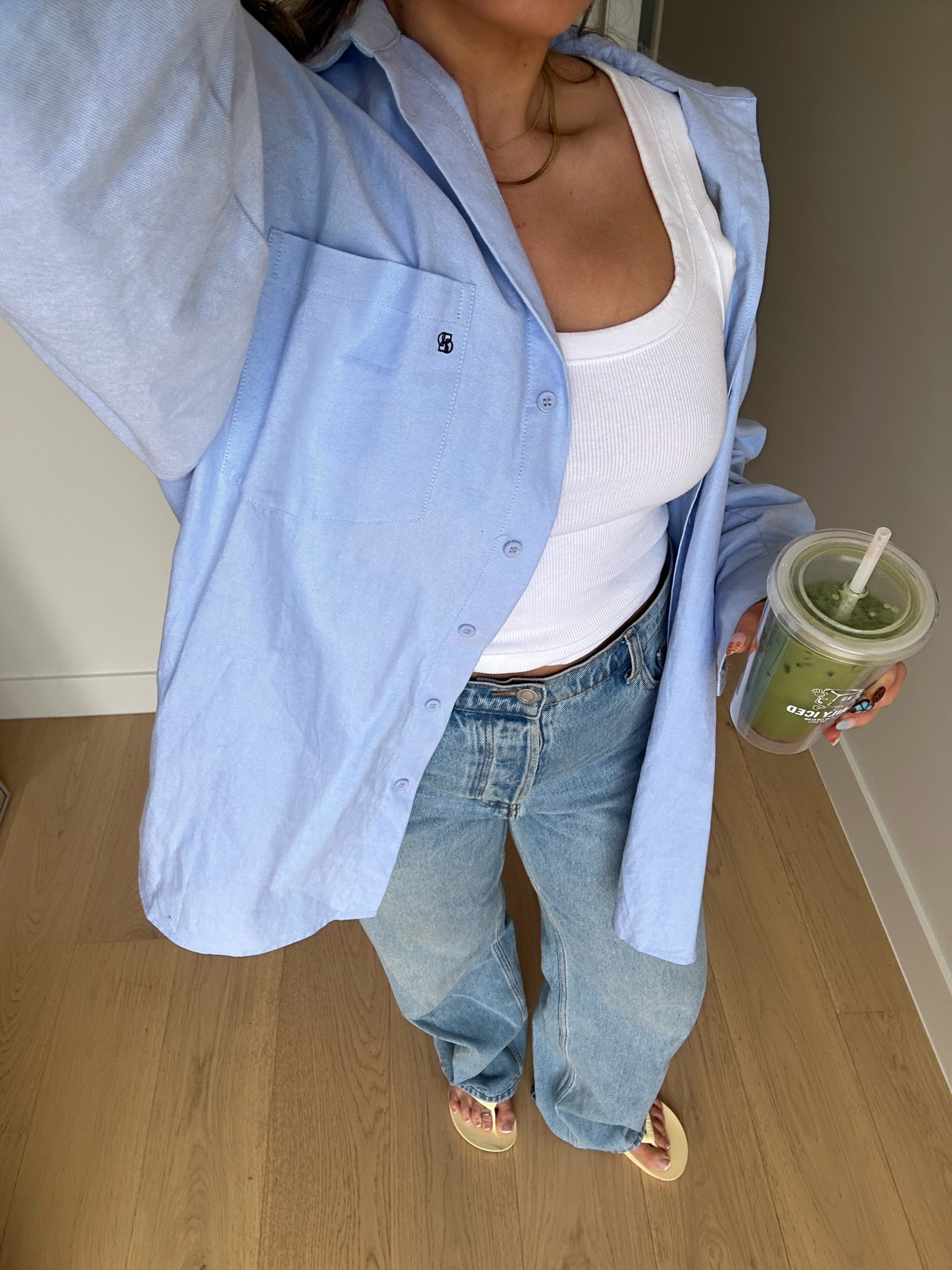 Work OOTD 🩵

singlet — 10
shirt — 6 (very oversized)
jeans — 29 
thongs — archies 