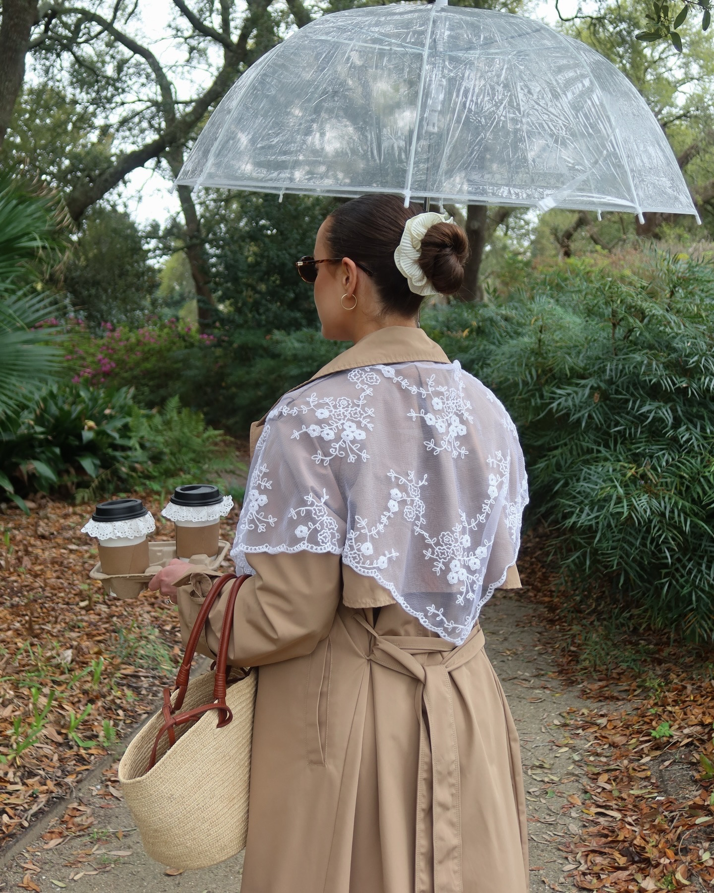 Love a rainy day, but not so much when it tries to take out the Canon 📷☔️
.
.
.
spring outfit, trench coat fit, Pinterest inspired outfit, French style, rainy day style, what to wear, outfit ideas for spring, #sezanelovers #trenchcoatstyle #pinterestoutfit #springoutfitideas