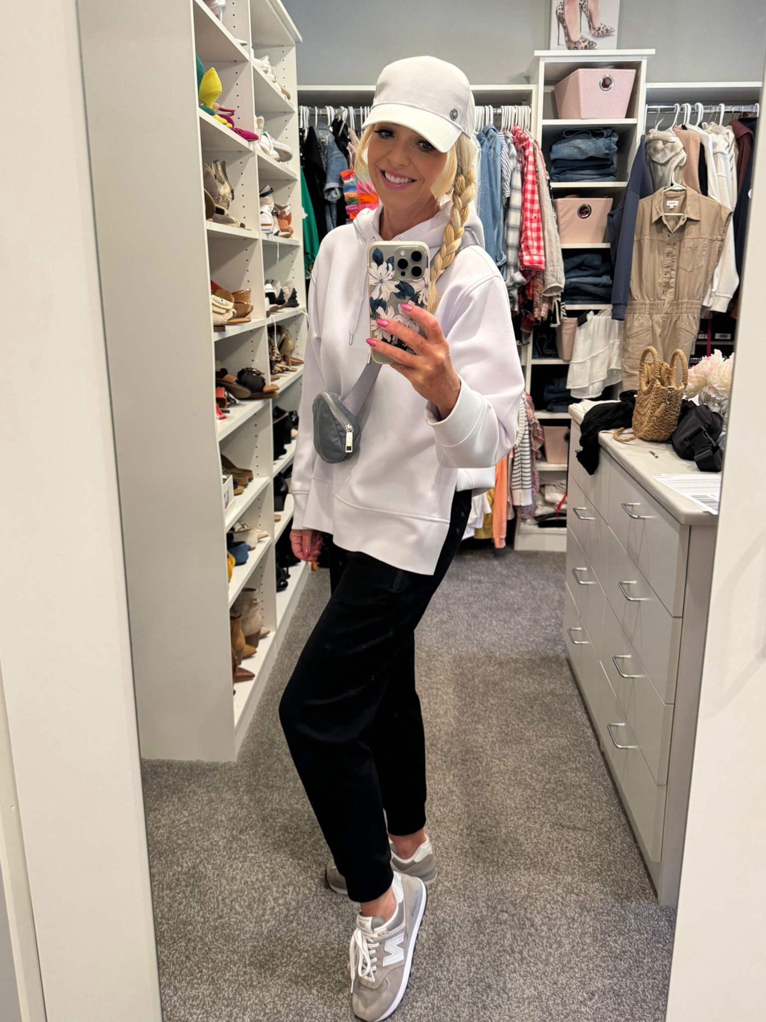 A fave sweatshirt and athleisure look! #comforts #atheisure #lulu #lululemon

#LTKFindsUnder50 #LTKActive #LTKFindsUnder100