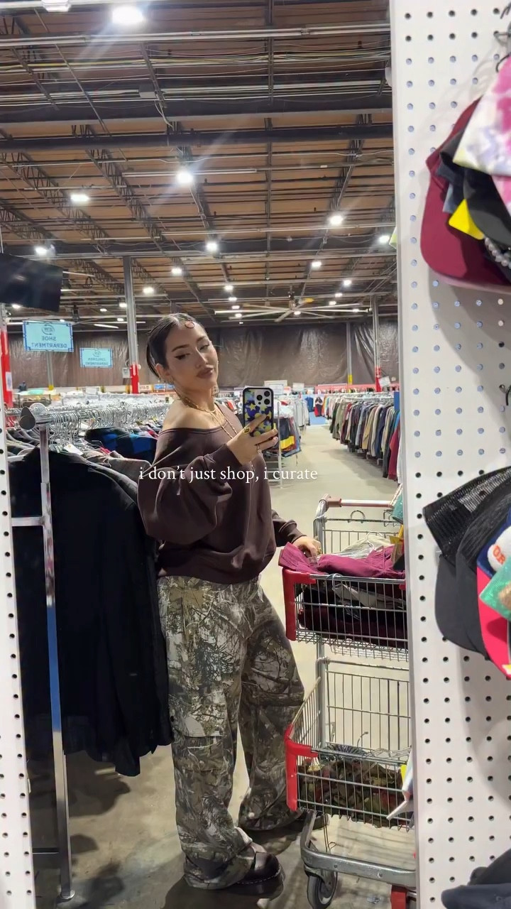 as an artist, yes curating is an art form ⭐️ top from @tillys shoes from @drmartensofficial #curating #curatedwardrobe #outfits #fashion