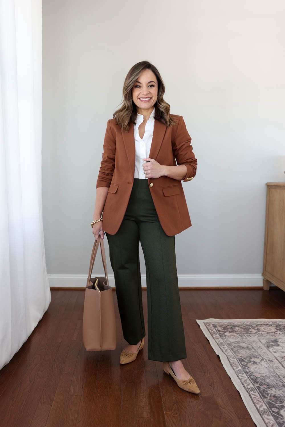 A week’s worth of petite-friendly outfit ideas for work! 


Pants (BR): petite xs - size up, 10” rise, 26.5” inseam 
White top (J.Crew Factory): petite xxs
Blazer (Ann Taylor): petite 00 

My measurements for reference: I’m 4’10” and 105lbs. My bust, waist, and hip measurement is 32”, 24”, and 36”.

#LTKPetite #LTKWorkwear