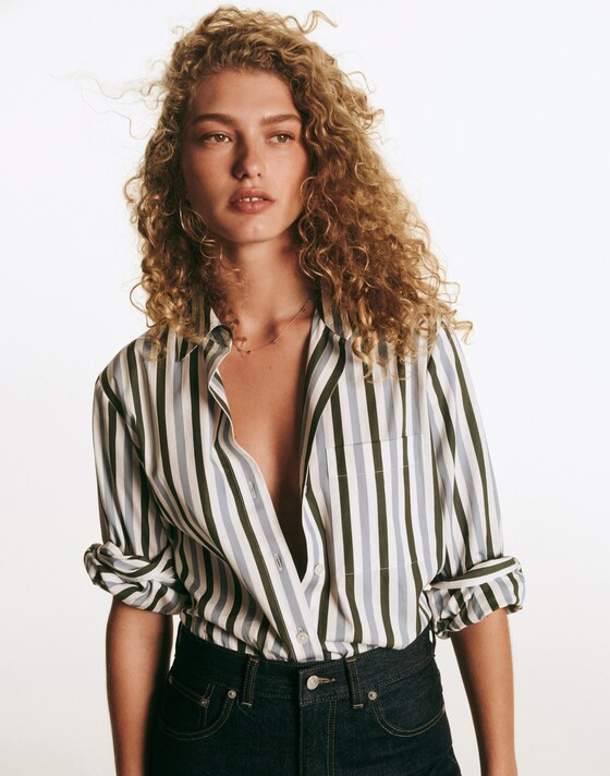 Poplin Easy Y-Neck Button-Up Shirt | Madewell | Madewell